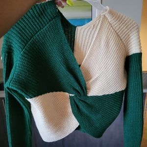 Crop Sweater Top- XXL. Color Green and Creme (Off White)